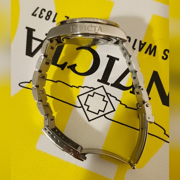 Invicta Pro Diver #34022 - Picture 7 of 9
